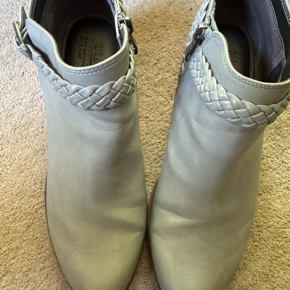 Life Stride Gray Ankle Booties with Modern Design